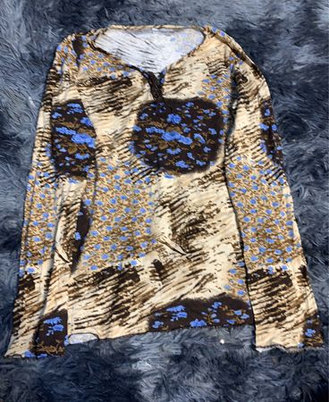 Long-sleeved shirt with blue and black floral pattern