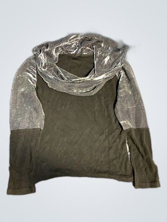 Gray and Black Long-Sleeve Top