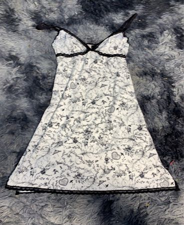 Women's White and Black Floral Nightgown