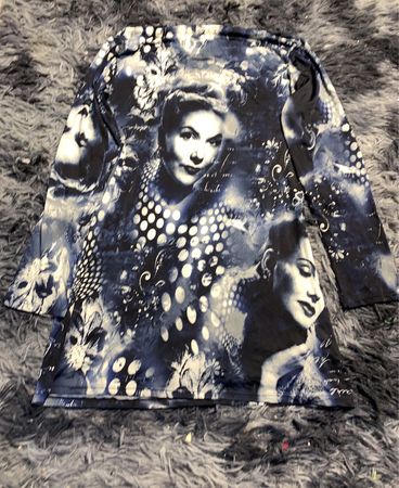 Women's Long-Sleeve Graphic Top