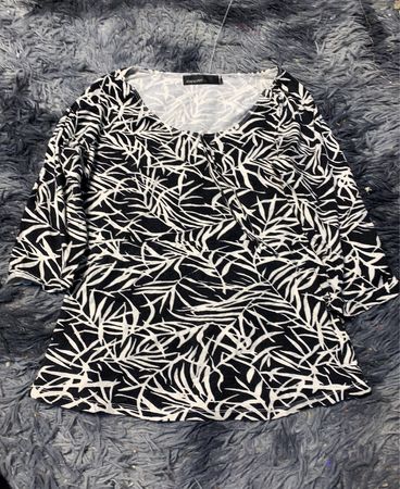 Auden Black and White Leaf Pattern Shirt