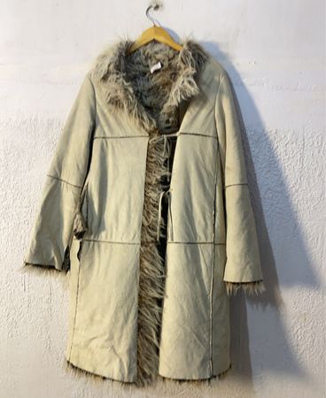 Beige faux fur trim long coat