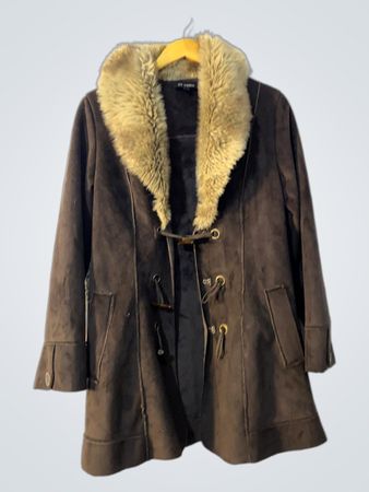 KY création brown faux fur trimmed coat
