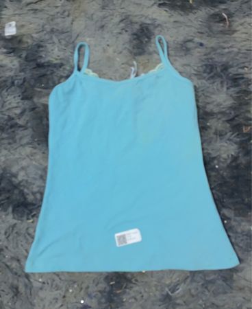 Blaues Tanktop mit Pailletten