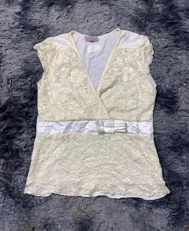 ANTALL Damen Creme Spitzen Wickeloberteil mit Schleifendetail
