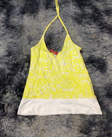 Gelb- und weiß gemustertes Halterneck-Top