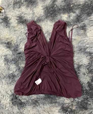 Maroon Raffung V-Ausschnitt Top