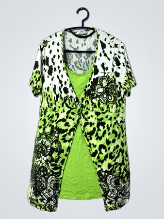 BONITA Damen Top mit grünem und weißem Tierdruck und Spitzendetails