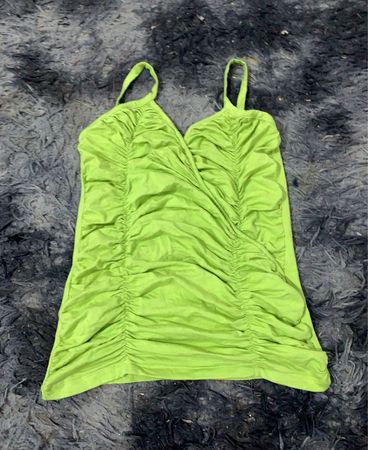 Limonengrünes gerafftes Tanktop