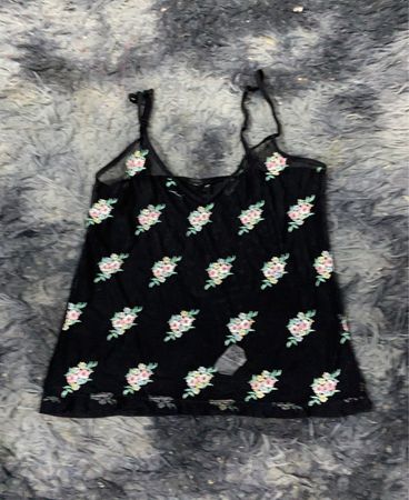 Schwarzes Blumenmuster-Camisole
