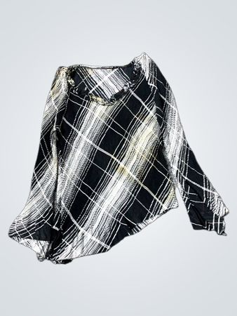 Schwarz-weißer karierter Langarmshirt