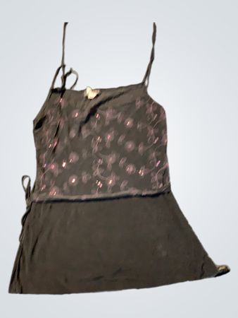 Schwarzes Spaghetti-Top mit Pailletten-Detail