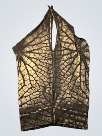 Schwarz und grau gemustertes Kleidungsstück