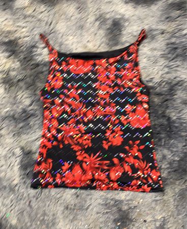 Schwarzes und rotes Blumen-Top mit Glitzereffekten