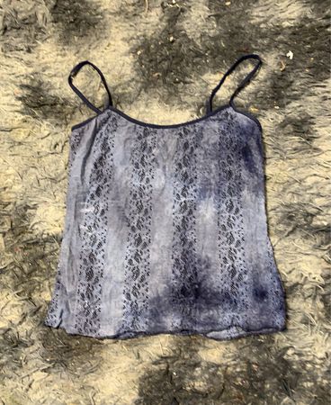 Blau und grau gemusterte Cami
