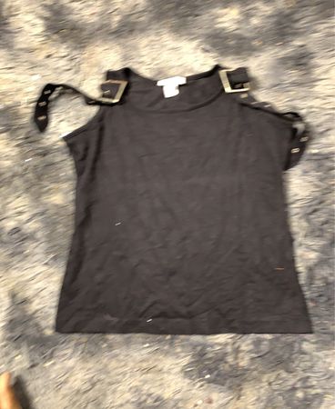 Schwarzes Tanktop mit Schnallen-Detail