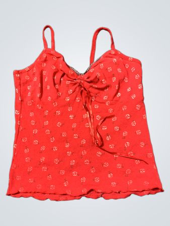 Rotes Blumenmuster-Top mit Knoten vorne