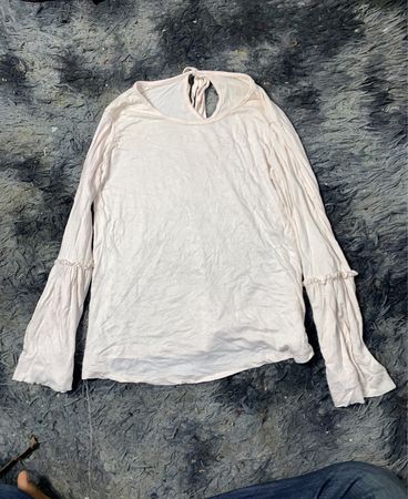 Langarm-Bell-Sleeve-Oberteil