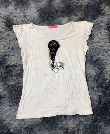 Frauen T-Shirt mit weiße Verzierungen