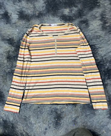 Gestreiftes Langarm-Henley-Shirt