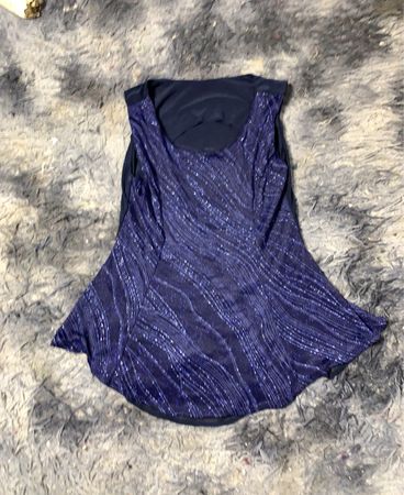 Blaues, glitzerndes ärmelloses Top