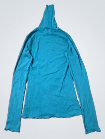 Blauer Rollkragenpullover