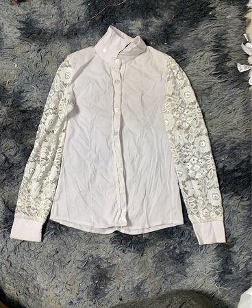 Weißes Spitzenärmel-Button-Up-Hemd