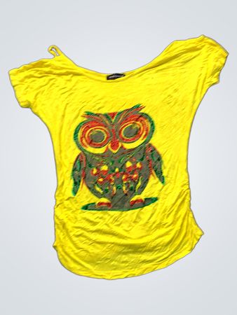 Gelbes T-Shirt mit Eulen-Grafik