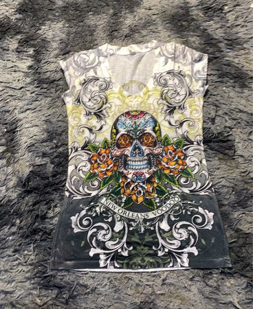 New Orleans Voodoo Skull und Rosen T-Shirt