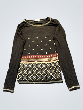 Schwarzes Langarmshirt mit gesticktem geometrischem Muster