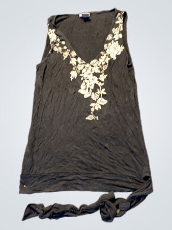 Schwarzes ärmelloses Top mit floralem Schmuck