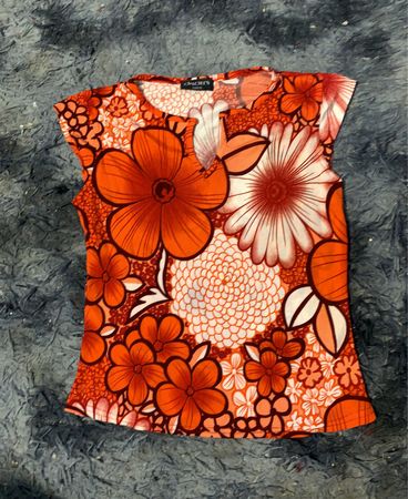 Chico's orangefarbiges Blütenmuster-Cap-Sleeve-Oberteil