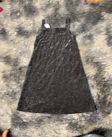 Schwarzes glitzerndes Kleid