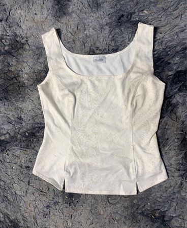 Weißes ärmelloses Top