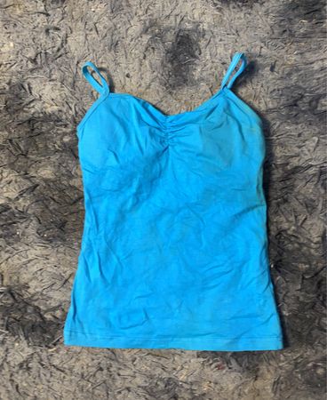 Blaues gerafftes Tanktop