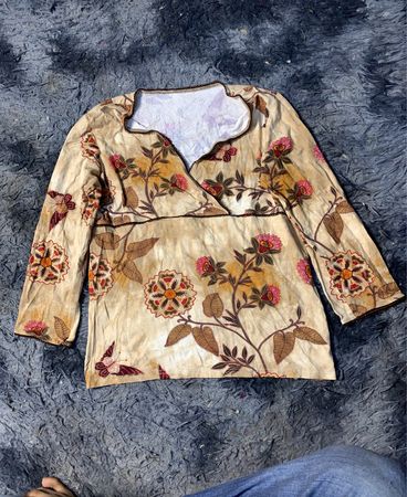 Beige floral print Langarm-Top