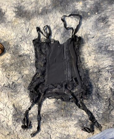 Schwarzes Dessous Kleidungsstück