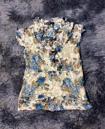 DIAMONDS Floral Lace Top