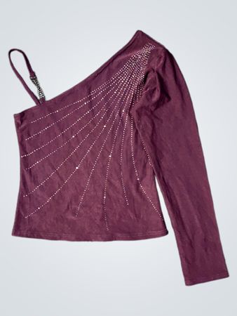 Lila One-Shoulder-Top mit Strassverzierungen