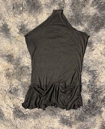 Schwarzes Rüschenshirt Mini-Kleid