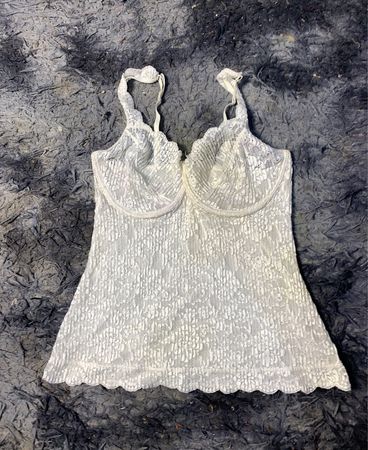 Weiße Spitzen-Camisole