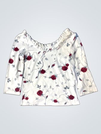 Weißes Top mit floralem Druck und Rüschenhalsausschnitt