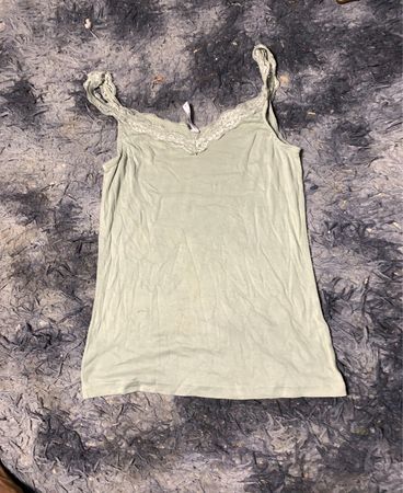 Leuchtend grüne Spitzenbesatz-Trägershirt