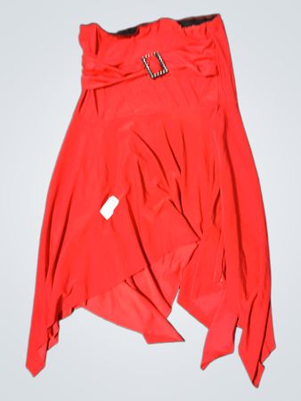 Rotes trägerloses Kleid