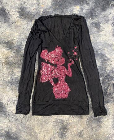 Schwarzes Langarmshirt mit pinken Pailletten-Grafik