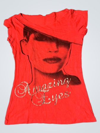 Rotes T-Shirt mit "Amazing Eyes" Grafik