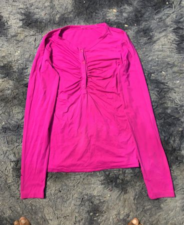 Rosa Langarm-Henley-Shirt