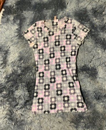 Kurzarm-T-Shirt mit floralem Muster