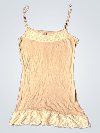 Beiges Slip-Kleid mit Spitzenbesatz