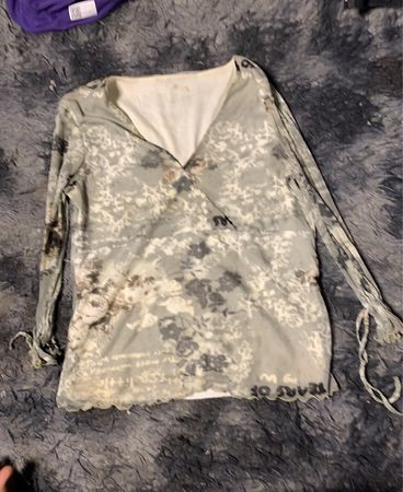 Durchsichtige Langarm-Bluse mit Blumendruck und Textprint